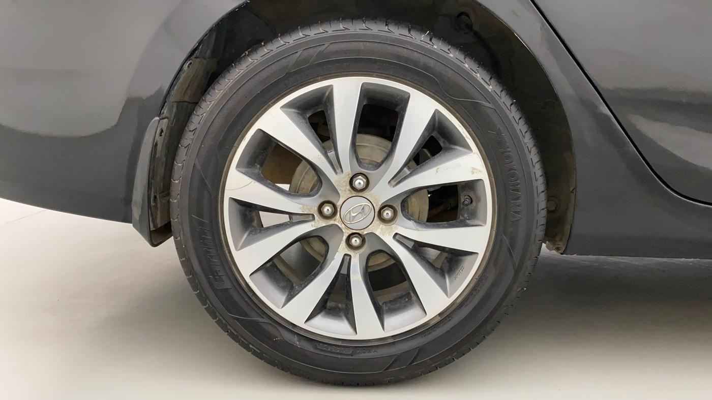 2017 Hyundai Verna 1.6 VTVT SX, Petrol, Manual, 58,934 km, Right Rear Wheel