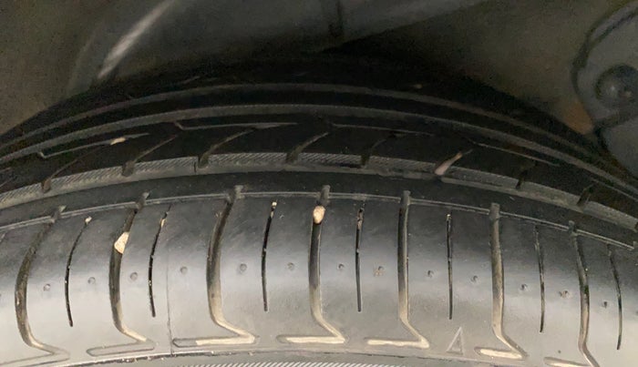 2017 Hyundai Verna 1.6 VTVT SX, Petrol, Manual, 58,934 km, Left Rear Tyre Tread