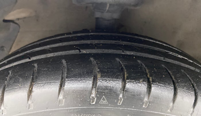 2013 Hyundai i20 MAGNA (O) 1.2, Petrol, Manual, 65,072 km, Left Front Tyre Tread