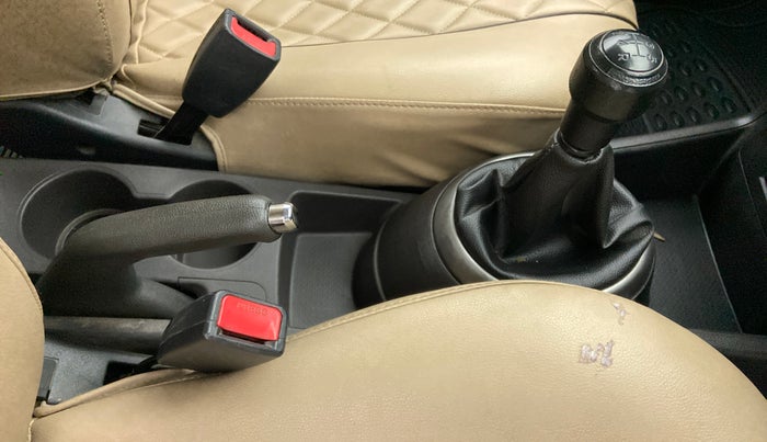 2013 Hyundai i20 MAGNA (O) 1.2, Petrol, Manual, 65,072 km, Gear Lever