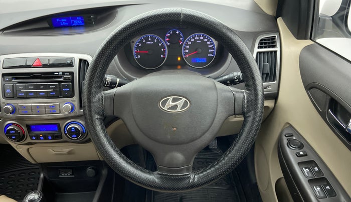 2013 Hyundai i20 MAGNA (O) 1.2, Petrol, Manual, 65,072 km, Steering Wheel Close Up