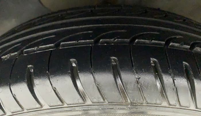 2016 Hyundai Elite i20 MAGNA 1.2, Petrol, Manual, 88,874 km, Left Front Tyre Tread
