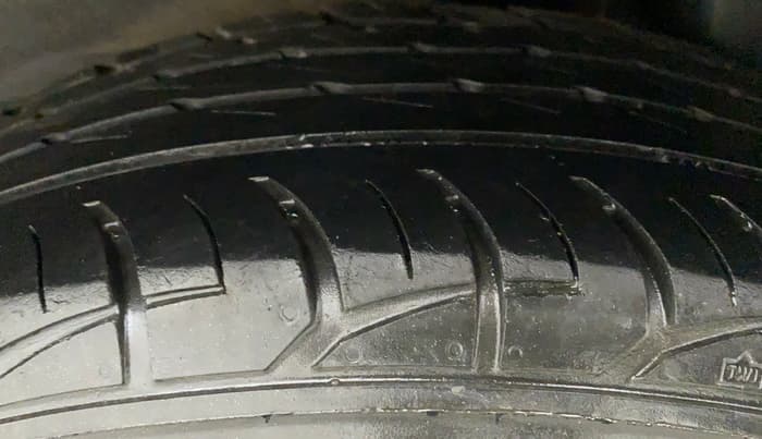 2016 Hyundai Elite i20 MAGNA 1.2, Petrol, Manual, 88,874 km, Left Rear Tyre Tread