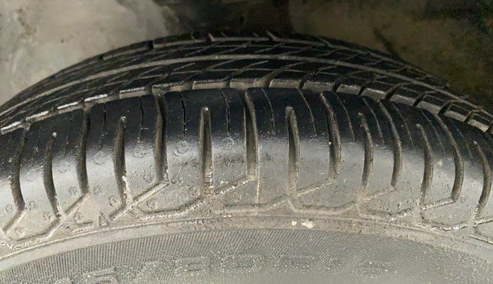 2013 Maruti Alto 800 LXI, Petrol, Manual, 41,097 km, Left Front Tyre Tread