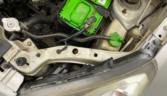 2013 Maruti Alto 800 LXI, Petrol, Manual, 41,097 km, Left headlight - Clamp has minor damage