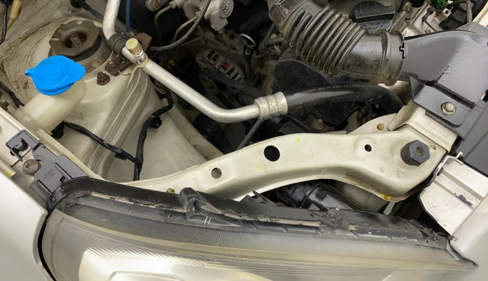 2013 Maruti Alto 800 LXI, Petrol, Manual, 41,097 km, Right headlight - Clamp has minor damage