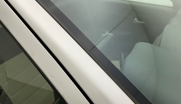 2013 Maruti Alto 800 LXI, Petrol, Manual, 41,097 km, Right A pillar - Paint is slightly faded