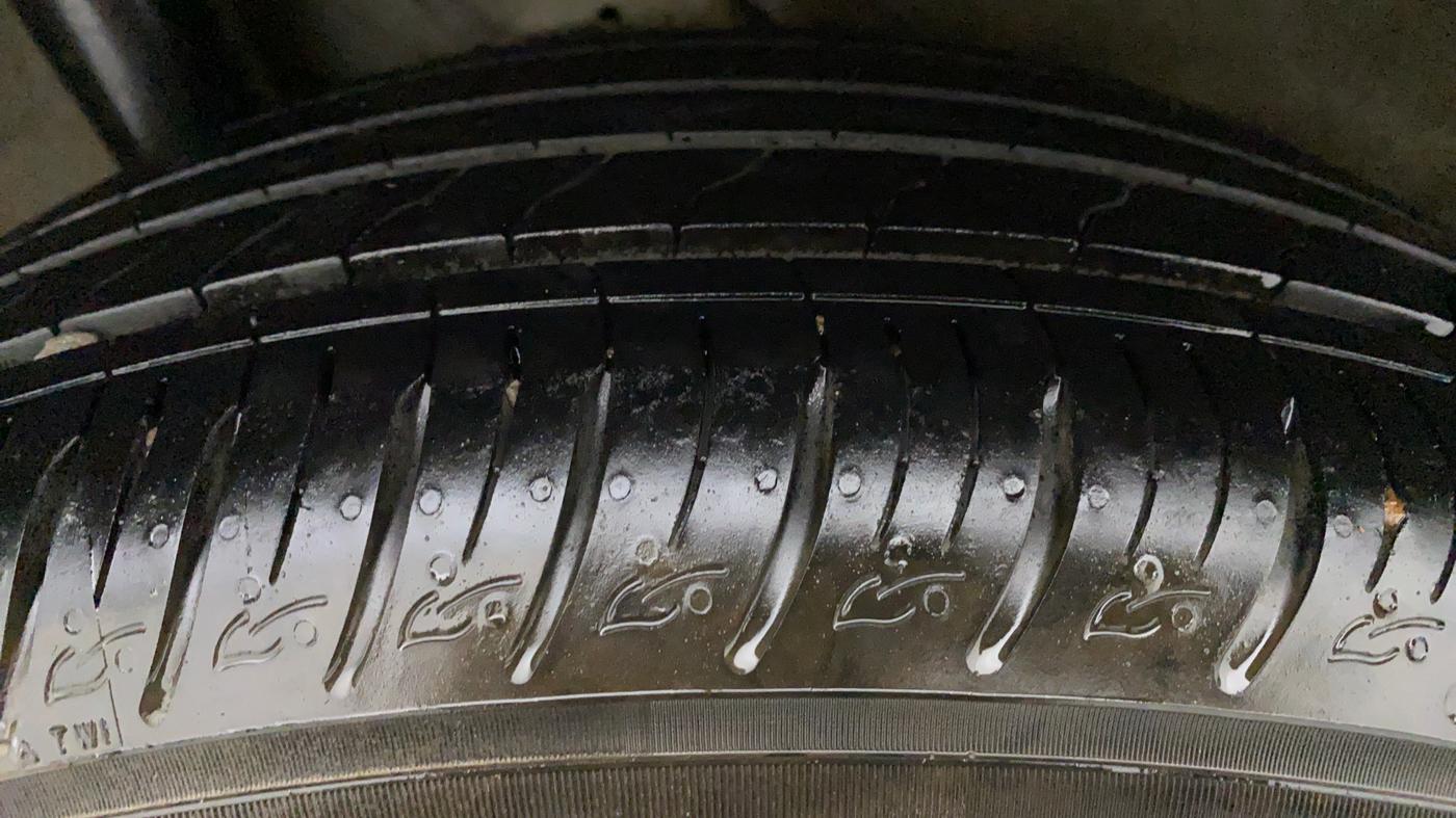 2021 Hyundai VENUE 1.0L Turbo GDI SX(O) MT, Petrol, Manual, 9,703 km, Right Front Tyre Tread