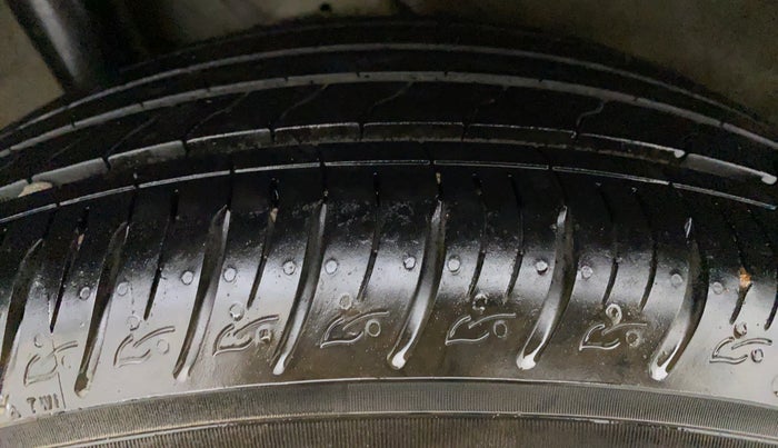 2021 Hyundai VENUE 1.0L Turbo GDI SX(O) MT, Petrol, Manual, 9,703 km, Right Front Tyre Tread