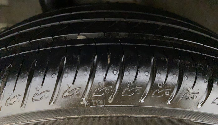 2021 Hyundai VENUE 1.0L Turbo GDI SX(O) MT, Petrol, Manual, 9,703 km, Left Front Tyre Tread