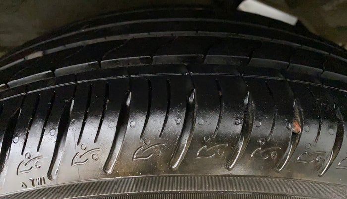 2021 Hyundai VENUE 1.0L Turbo GDI SX(O) MT, Petrol, Manual, 9,703 km, Left Rear Tyre Tread