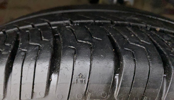 2018 Maruti Swift ZXI PLUS, Petrol, Manual, 74,803 km, Right Front Tyre Tread