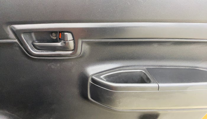 2020 Maruti S PRESSO VXI+, Petrol, Manual, 63,364 km, Driver Side Door Panels Control