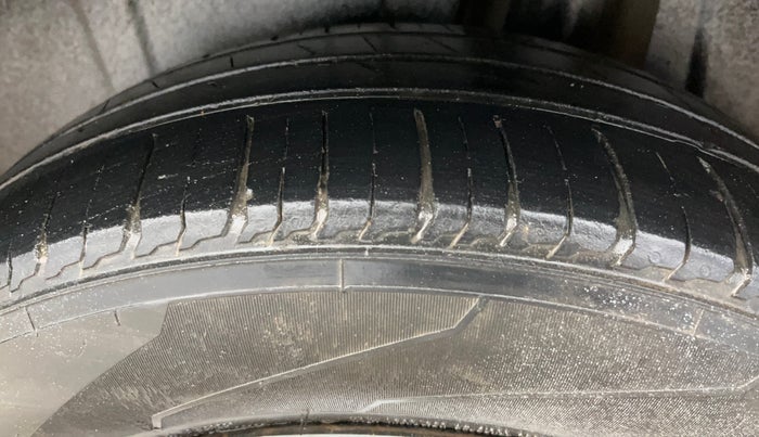 2020 Maruti Ertiga VXI SHVS, Petrol, Manual, 64,200 km, Left Rear Tyre Tread