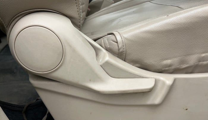 2020 Maruti Ertiga VXI SHVS, Petrol, Manual, 64,200 km, Driver Side Adjustment Panel