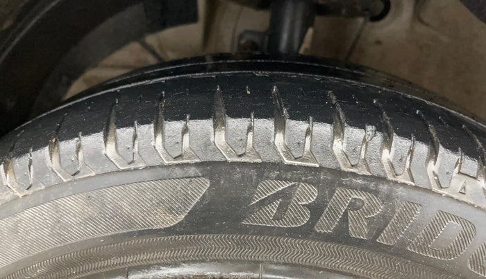 2020 Maruti Ertiga VXI SHVS, Petrol, Manual, 64,200 km, Left Front Tyre Tread