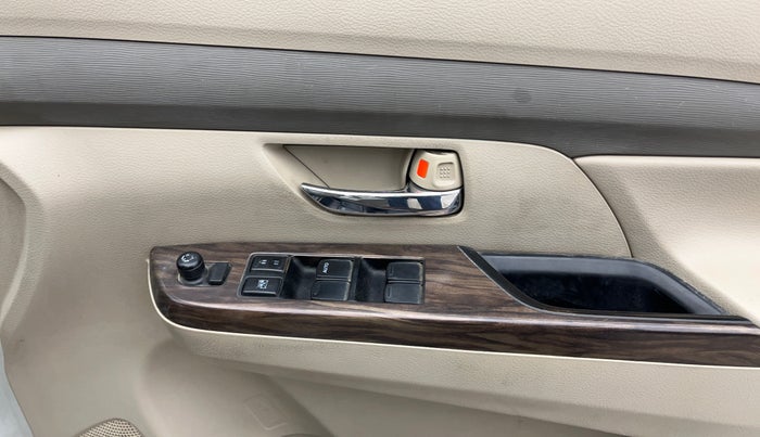 2020 Maruti Ertiga VXI SHVS, Petrol, Manual, 64,200 km, Driver Side Door Panels Control