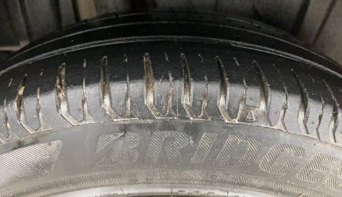 2020 Maruti Ertiga VXI SHVS, Petrol, Manual, 64,200 km, Right Rear Tyre Tread