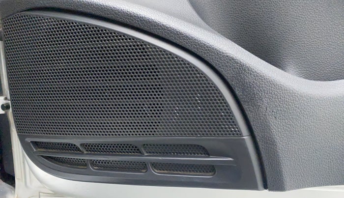 2016 Volkswagen Polo HIGHLINE1.2L PETROL, CNG, Manual, 85,667 km, Speaker