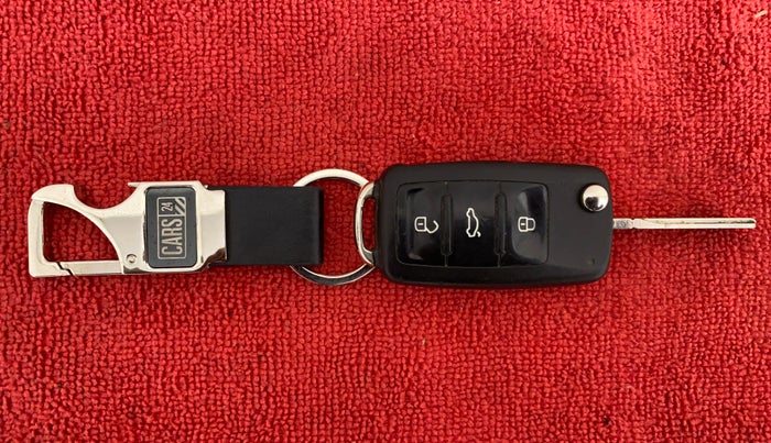 2016 Volkswagen Polo HIGHLINE1.2L PETROL, CNG, Manual, 85,667 km, Key Close Up