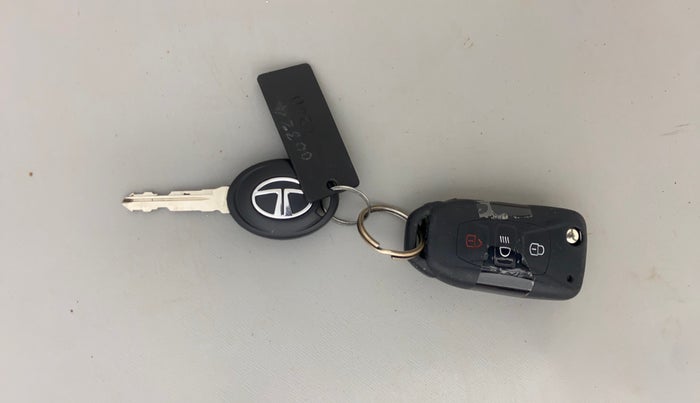 2018 Tata TIGOR XZA PETROL, Petrol, Automatic, 21,988 km, Key Close Up