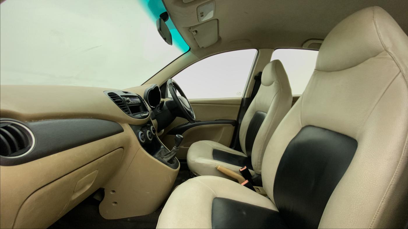 2010 Hyundai i10 MAGNA 1.2, Petrol, Manual, 1,11,237 km, Right Side Front Door Cabin