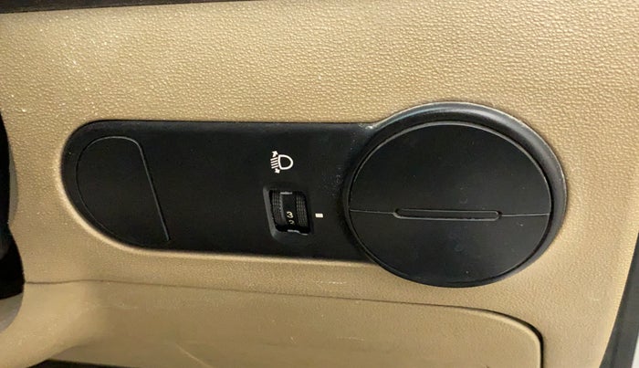 2010 Hyundai i10 MAGNA 1.2, Petrol, Manual, 1,11,237 km, Dashboard - Headlight height adjustment not working