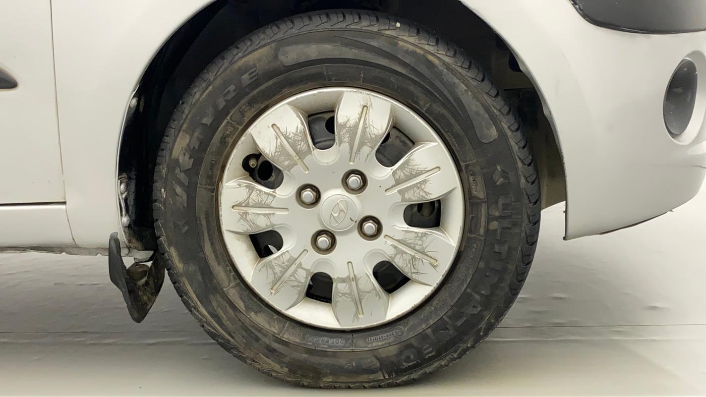 2010 Hyundai i10 MAGNA 1.2, Petrol, Manual, 1,11,237 km, Right Front Wheel