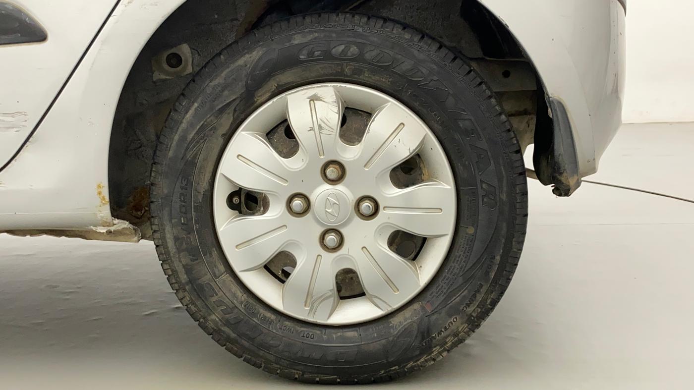2010 Hyundai i10 MAGNA 1.2, Petrol, Manual, 1,11,237 km, Left Rear Wheel