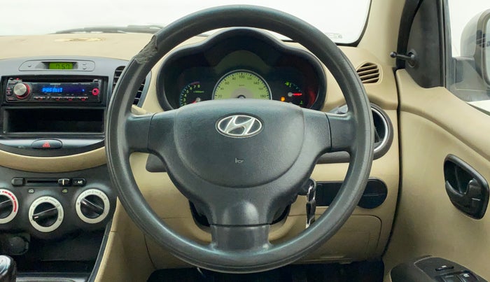 2010 Hyundai i10 MAGNA 1.2, Petrol, Manual, 1,11,237 km, Steering Wheel Close Up