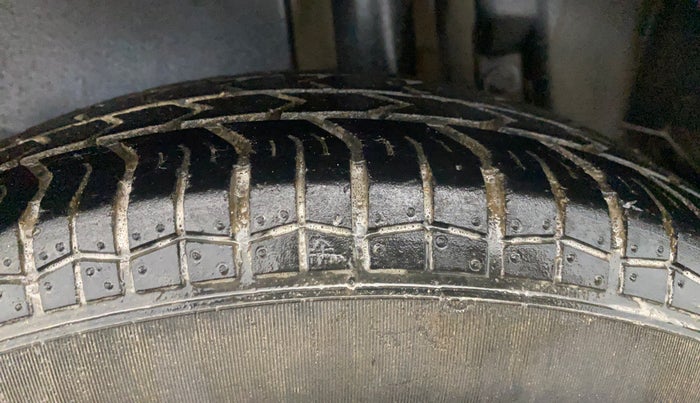 2016 Maruti Swift Dzire LXI (O), Petrol, Manual, 53,070 km, Left Rear Tyre Tread