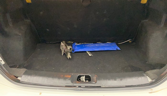 2016 Maruti Swift Dzire LXI (O), Petrol, Manual, 53,070 km, Boot Inside