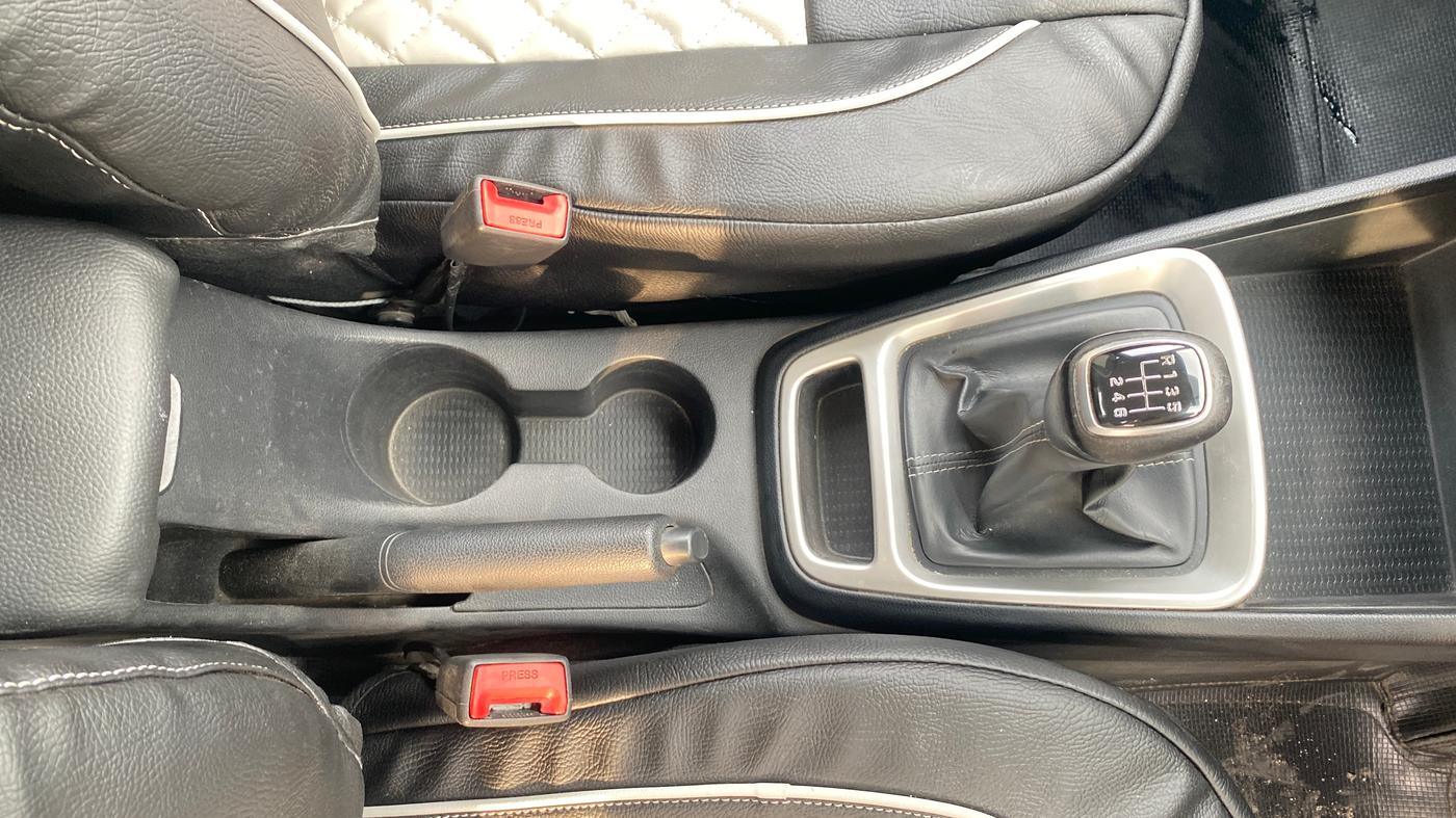 2019 Hyundai VENUE SX 1.0 TURBO, Petrol, Manual, 1,07,382 km, Gear Lever