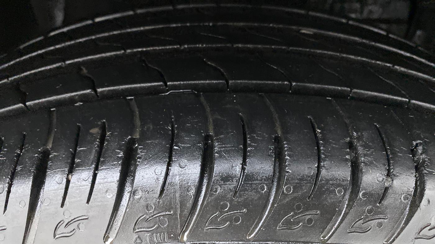2020 Maruti Vitara Brezza ZXI +, Petrol, Manual, 15,421 km, Right Front Tyre Tread