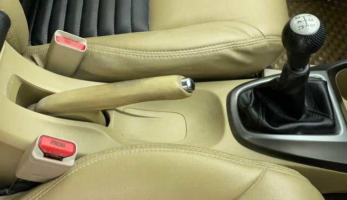 2013 Honda City S MT PETROL, Petrol, Manual, 61,408 km, Gear Lever