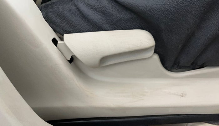 2020 Maruti Celerio VXI (O) CNG, CNG, Manual, 57,409 km, Driver Side Adjustment Panel