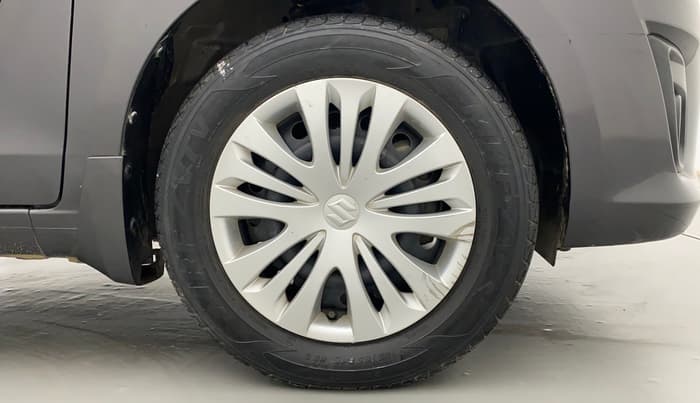 2015 Maruti Ertiga VXI, Petrol, Manual, 39,960 km, Right Front Wheel
