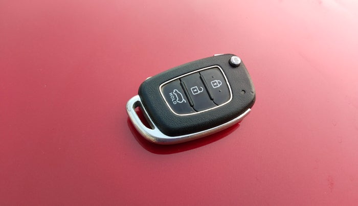 2017 Hyundai Elite i20 SPORTZ 1.2, Petrol, Manual, 1,30,496 km, Key Close Up