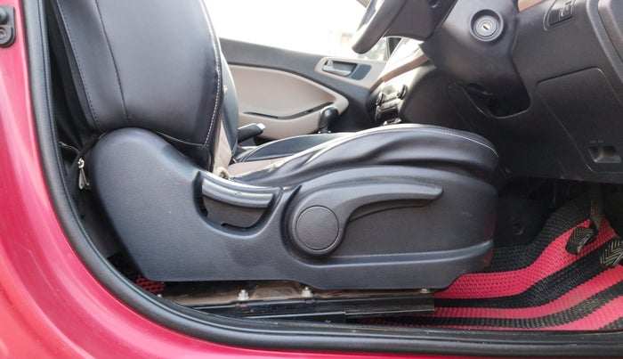 2017 Hyundai Elite i20 SPORTZ 1.2, Petrol, Manual, 1,30,496 km, Driver Side Adjustment Panel