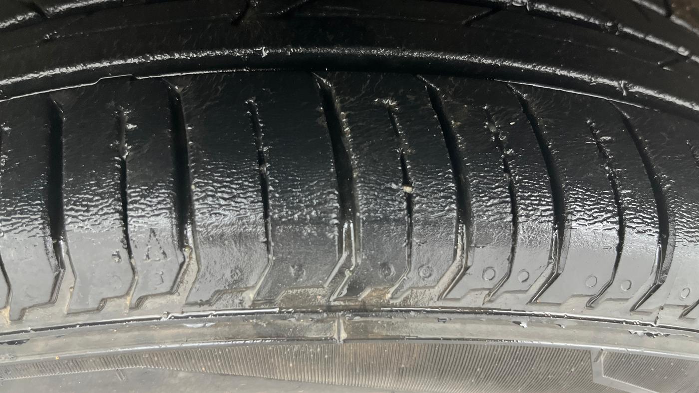 2023 Hyundai NEW I20 ASTA (O) 1.2 MT, Petrol, Manual, 15,037 km, Left Front Tyre Tread