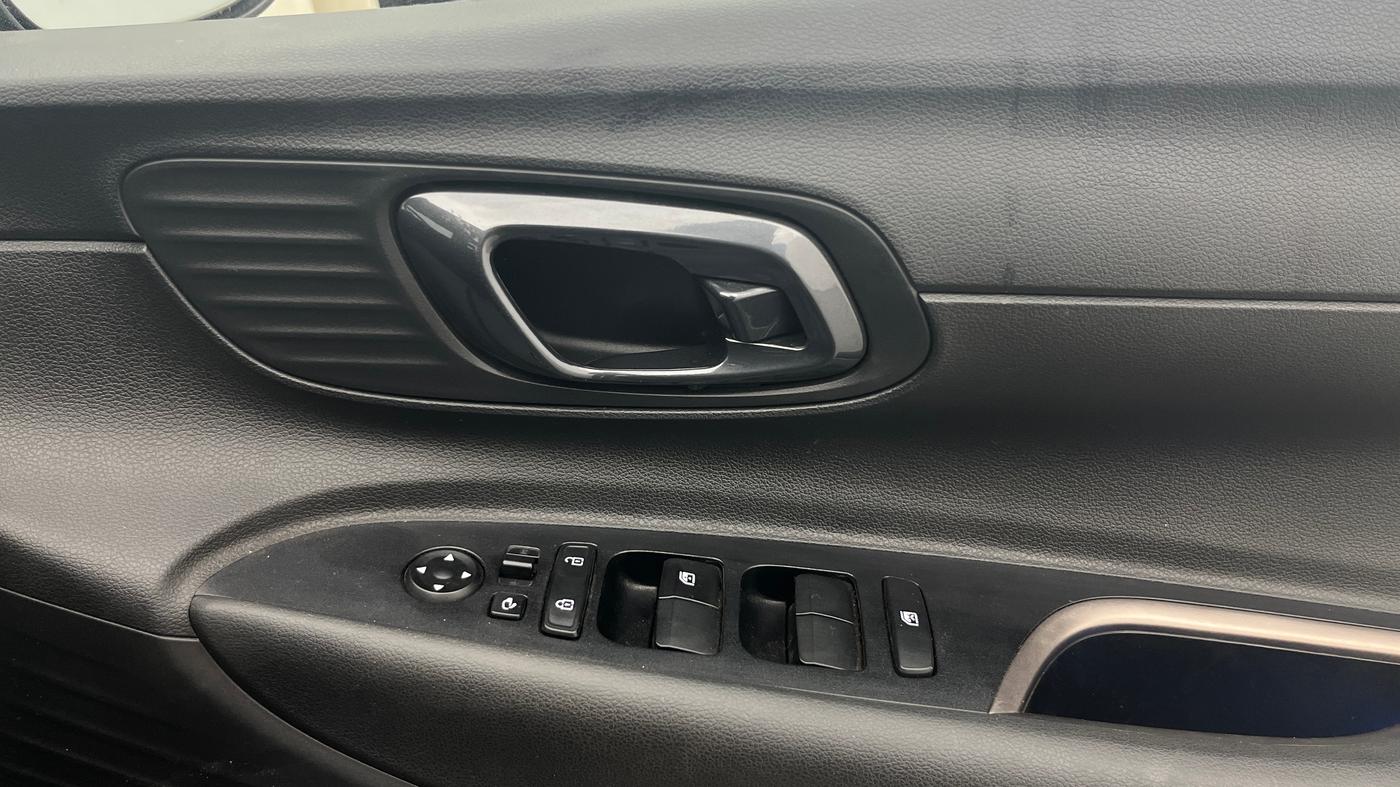 2023 Hyundai NEW I20 ASTA (O) 1.2 MT, Petrol, Manual, 15,037 km, Driver Side Door Panels Control