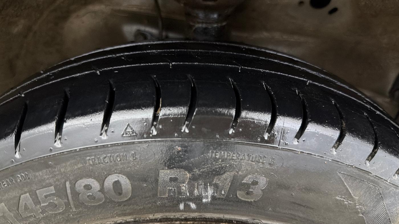 2017 Maruti Wagon R 1.0 LXI CNG, CNG, Manual, 98,043 km, Right Front Tyre Tread