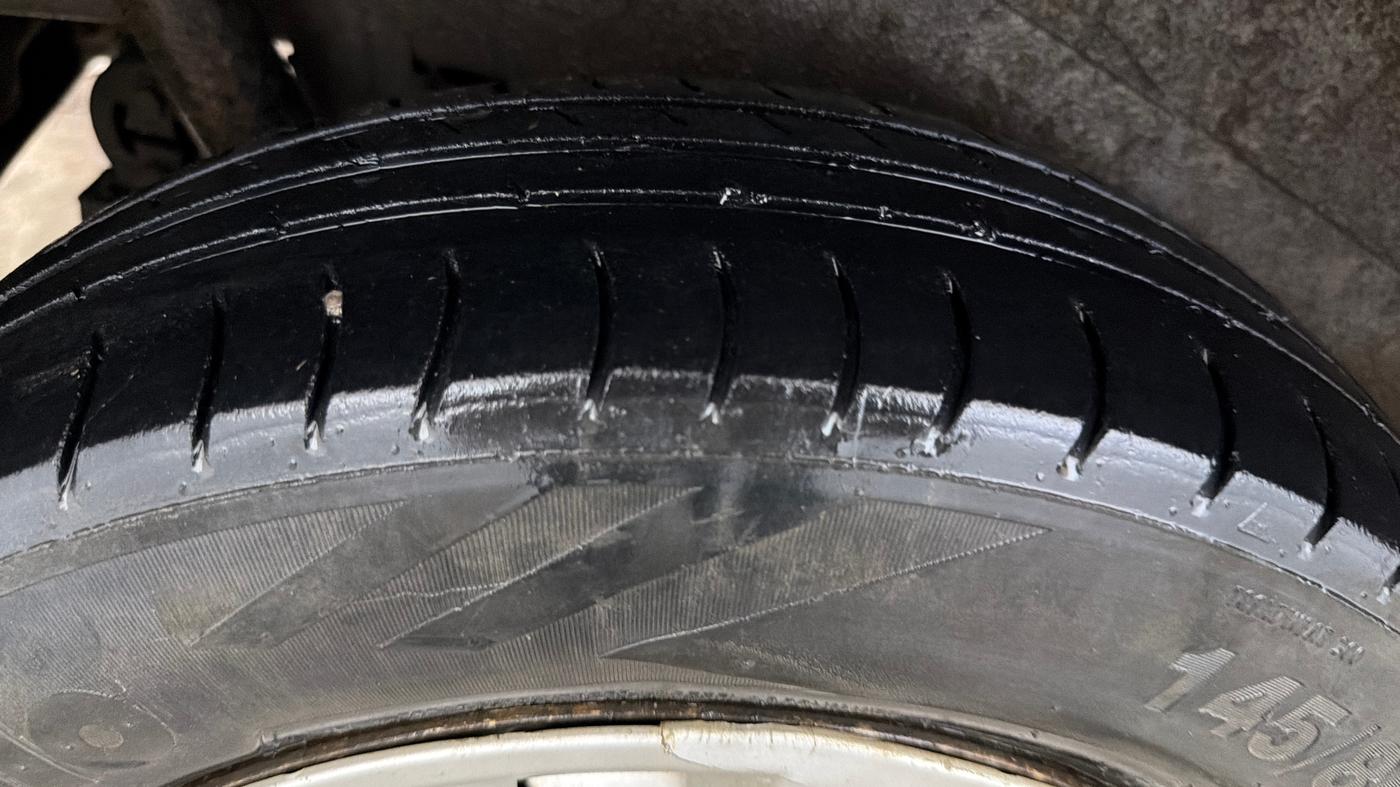 2017 Maruti Wagon R 1.0 LXI CNG, CNG, Manual, 98,043 km, Right Rear Tyre Tread