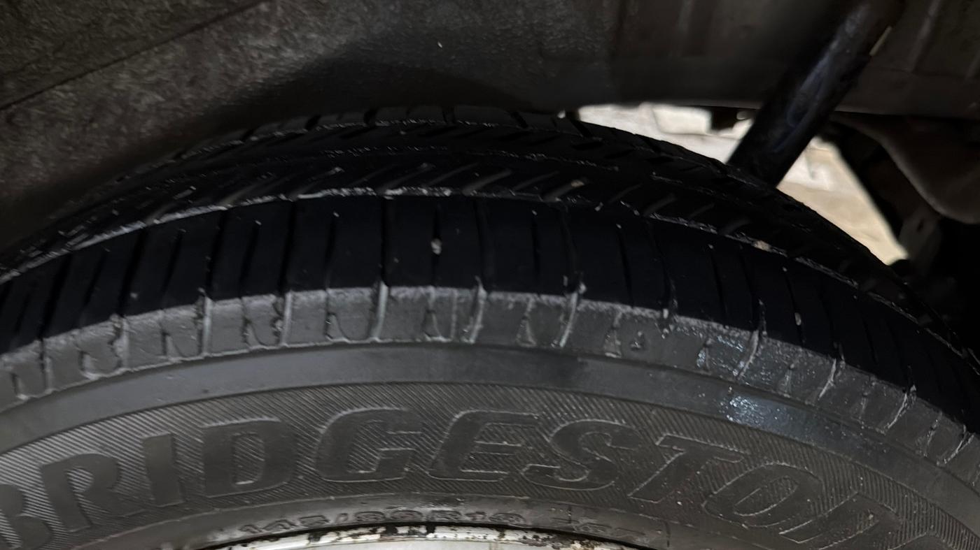 2017 Maruti Wagon R 1.0 LXI CNG, CNG, Manual, 98,043 km, Left Rear Tyre Tread