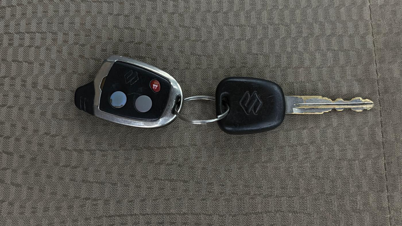 2017 Maruti Wagon R 1.0 LXI CNG, CNG, Manual, 98,043 km, Key Close Up
