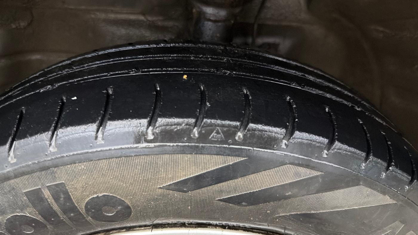 2017 Maruti Wagon R 1.0 LXI CNG, CNG, Manual, 98,043 km, Left Front Tyre Tread