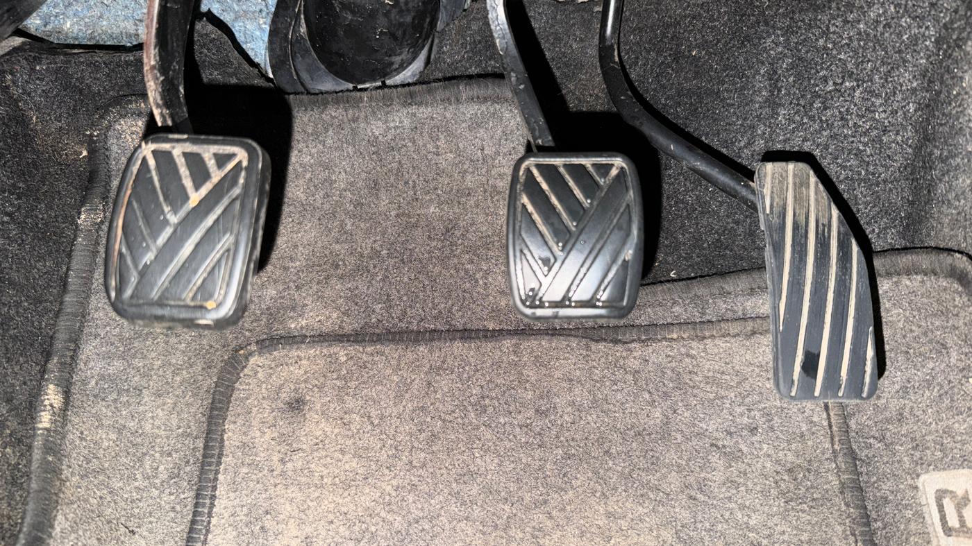 2017 Maruti Wagon R 1.0 LXI CNG, CNG, Manual, 98,043 km, Pedals