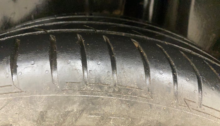 2015 Maruti Ciaz ZDI, Diesel, Manual, 1,17,422 km, Left Rear Tyre Tread