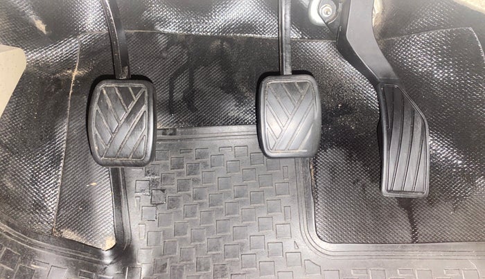 2015 Maruti Ciaz ZDI, Diesel, Manual, 1,17,422 km, Pedals