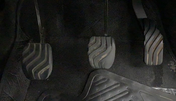 2017 Datsun Redi Go S 1.0, Petrol, Manual, 71,823 km, Pedals